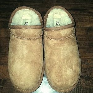 COPY - UGG Classic Slipper, Womens Size 5
